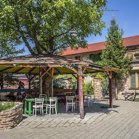 Hotel Kurdejov - Bed And Breakfast Exterior foto